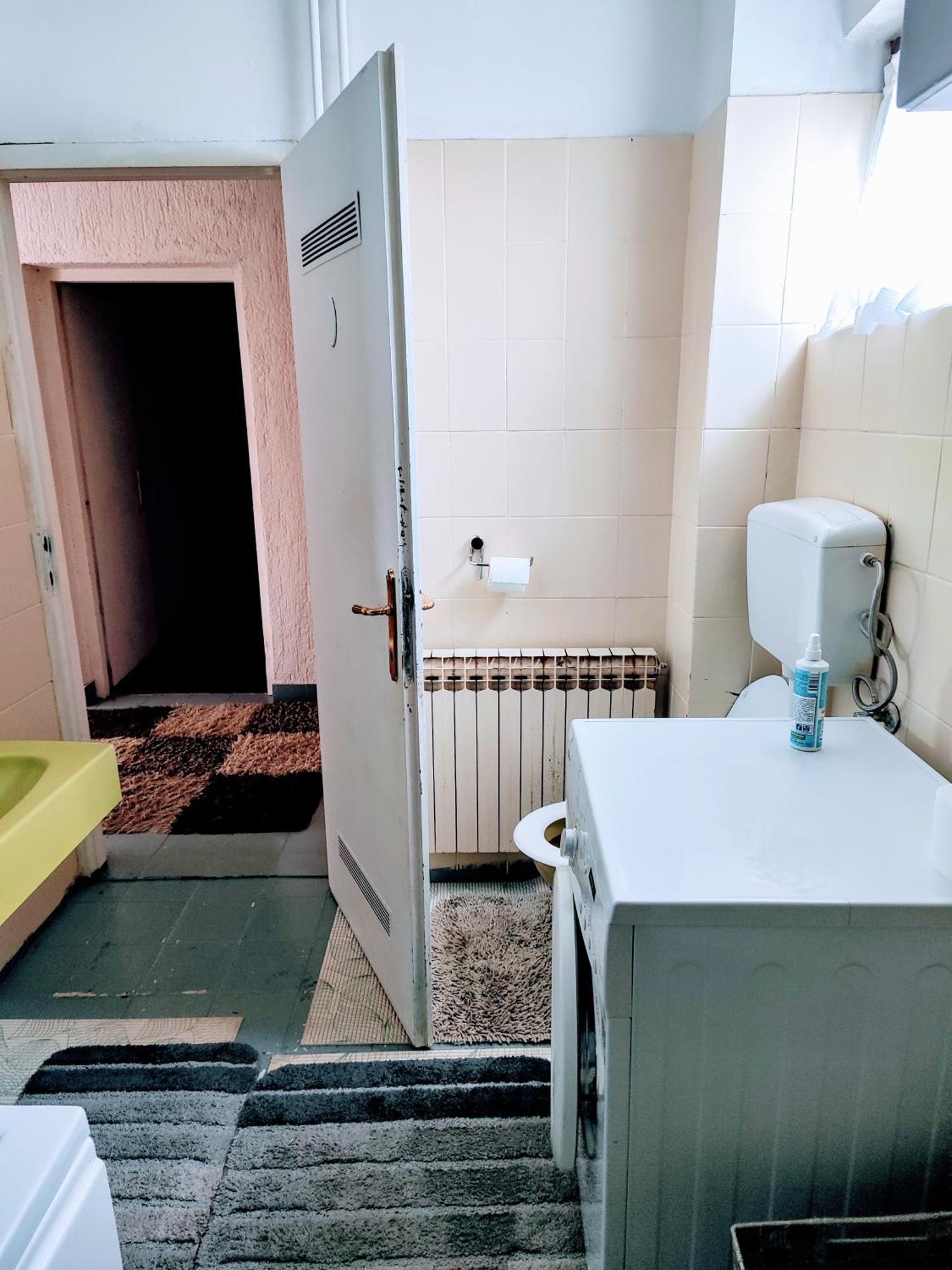 Ruhige Unterkunft Сесвете Екстериор снимка